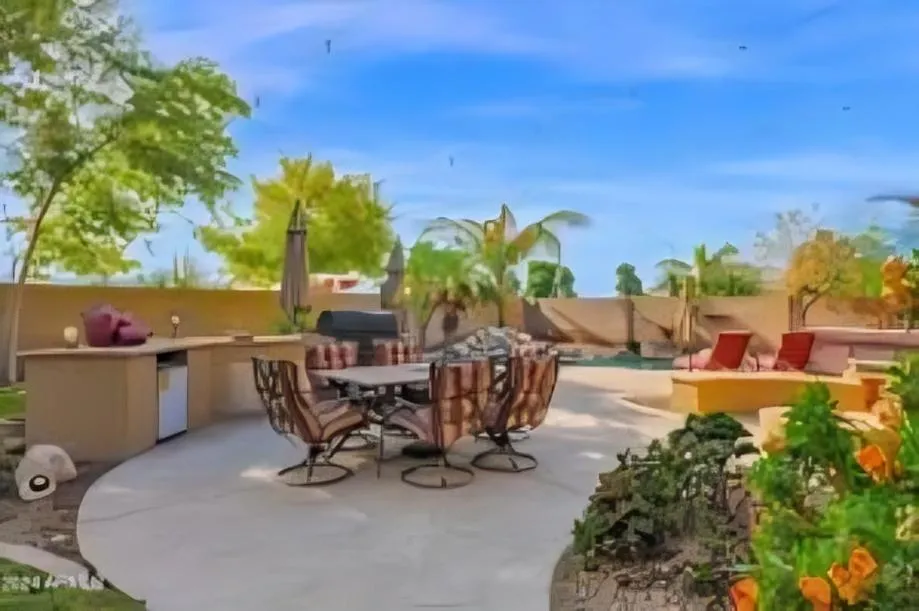 Gilbert builds and installs patio