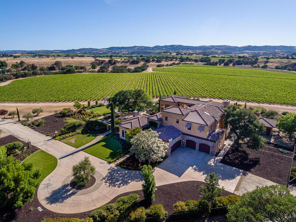 Luxury Neighborhoods in Paso Robles: A Complete Local Guide (2026)