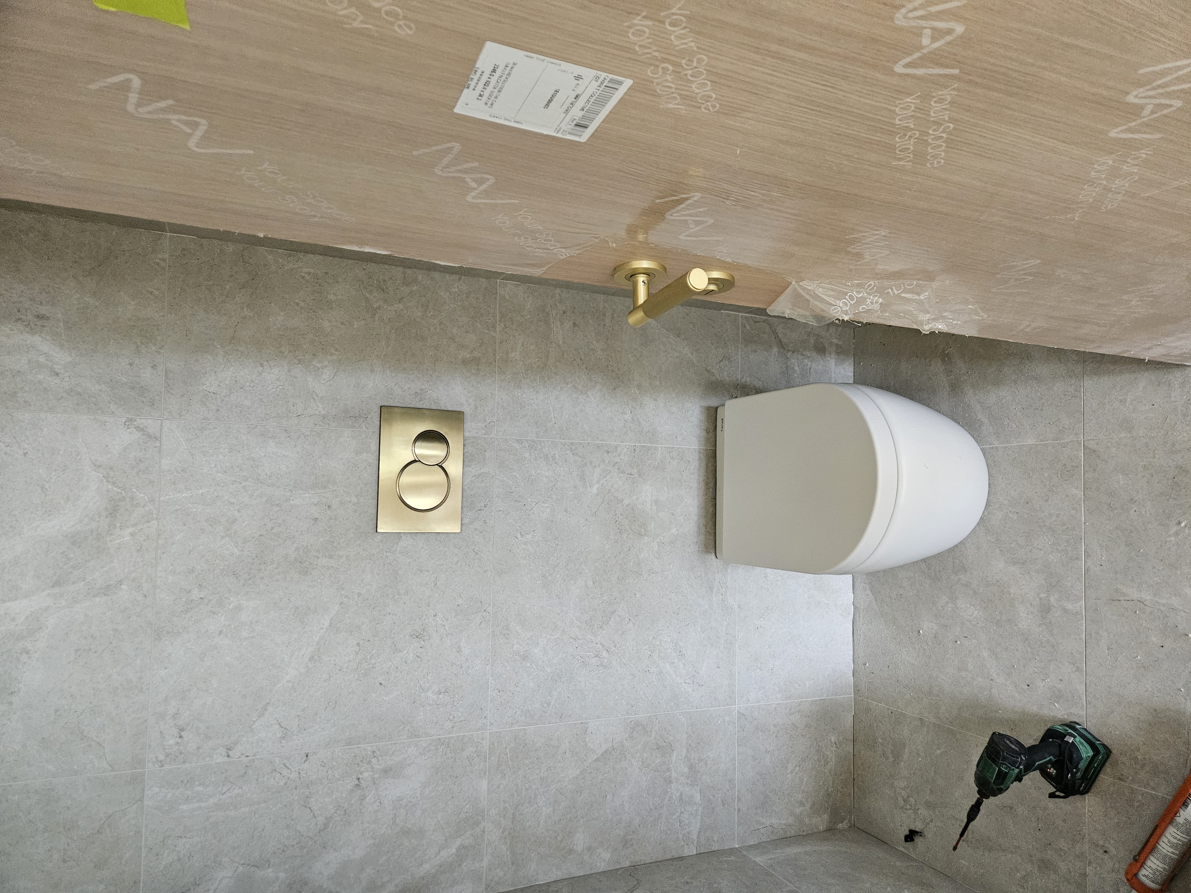 Toilet Installed in a new bathroom for a greenslopes home.