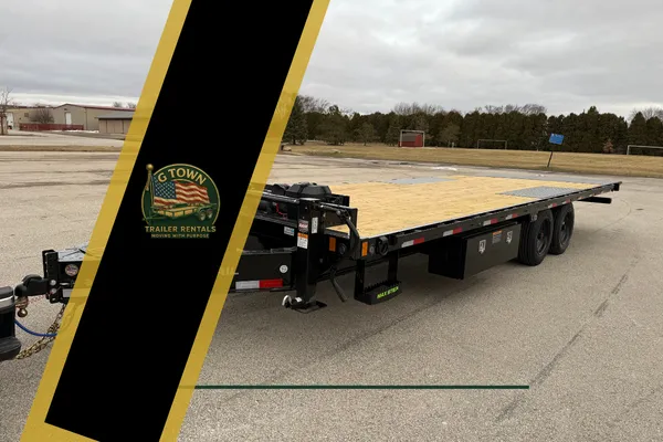 What Heavy Equipment Can a Deckover Hydraulic Tilt Move in Green Bay, WI?