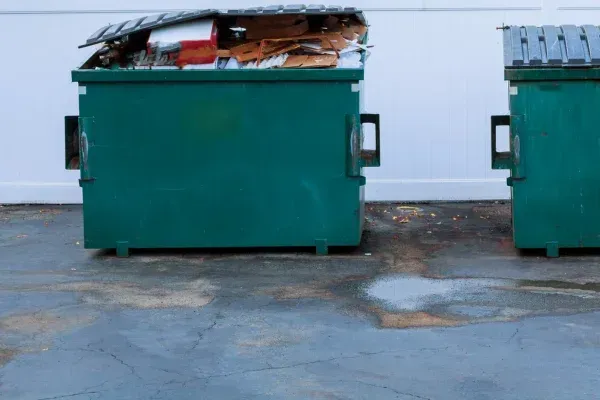 Health and Safety Benefits of Dumpster Pad Cleaning in Lake Choctaw, OH