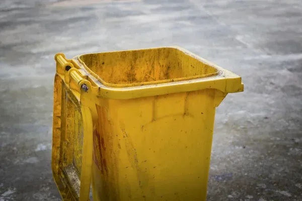 What to Look for in a Trash Can Cleaning Service in London, OH