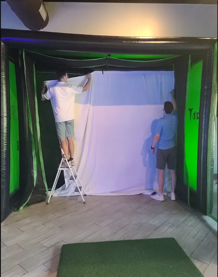 Par-T Mobile Golf full-scale mobile golf simulator