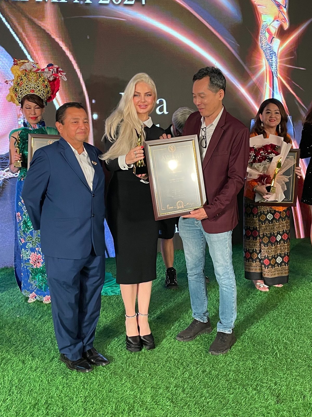 Eva Zalcman Named Fashion Educator 2024