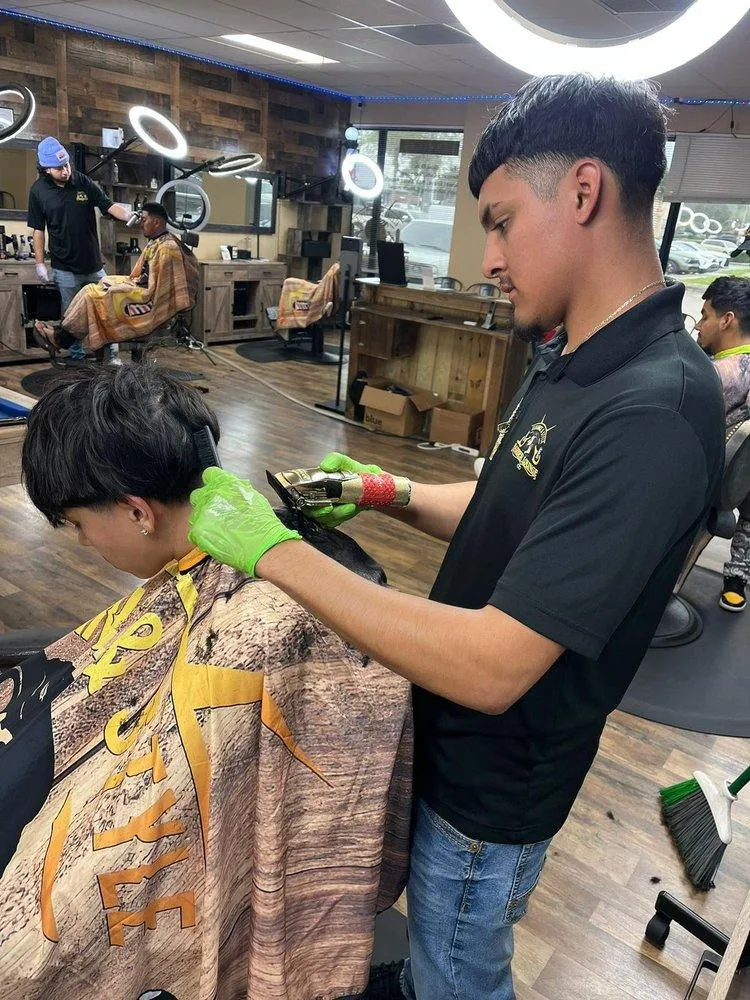 Headlines Barber Shop West Palm Beach