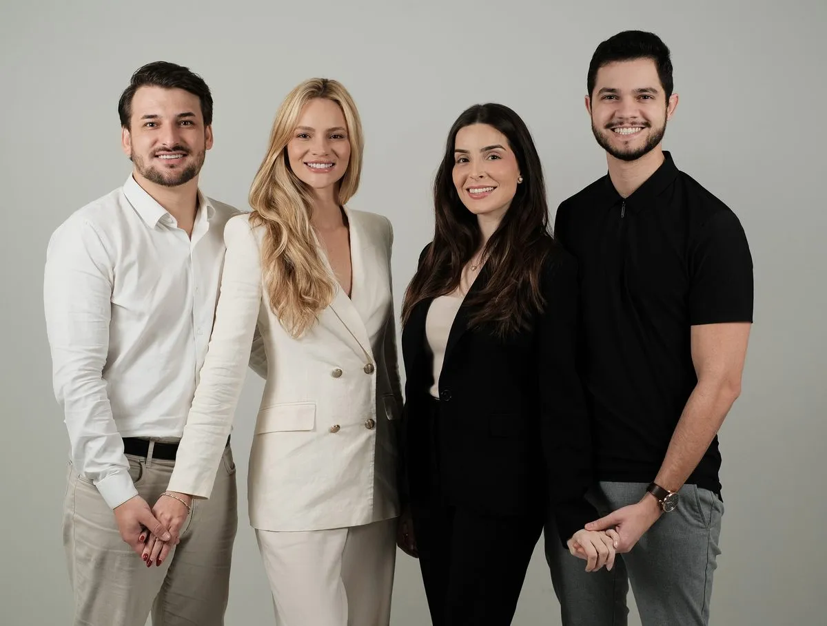 Dr. Fernando Ancilago, Dra. Rhayssa Frare, Dra. Vanessa Goi e Dr. Lucca de Paula Giacometti