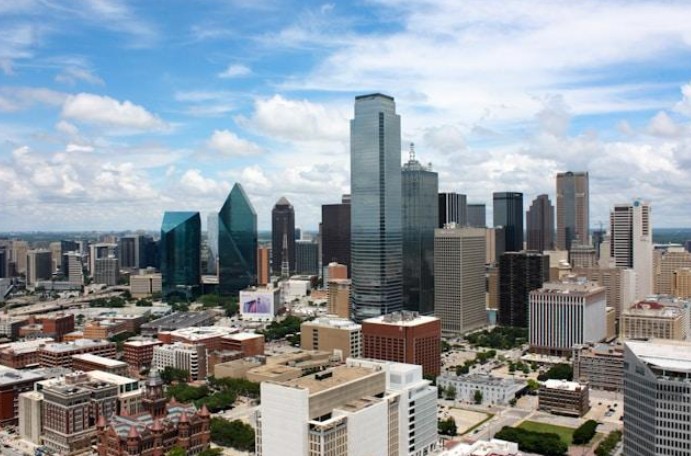 An image of the Dallas skyline.