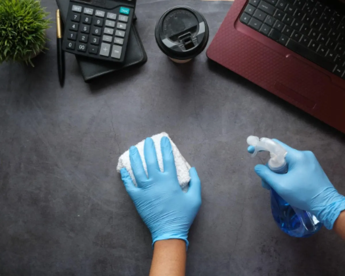 Evenly cut residential lawn in Lincoln with crisp edge finish