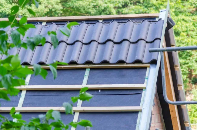 house roof under installation