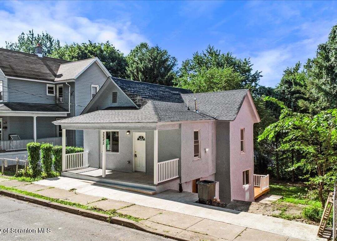 Scranton Concrete builds and installs driveways.