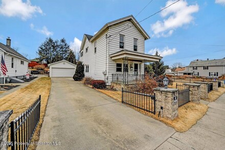 Scranton builds and installs patio