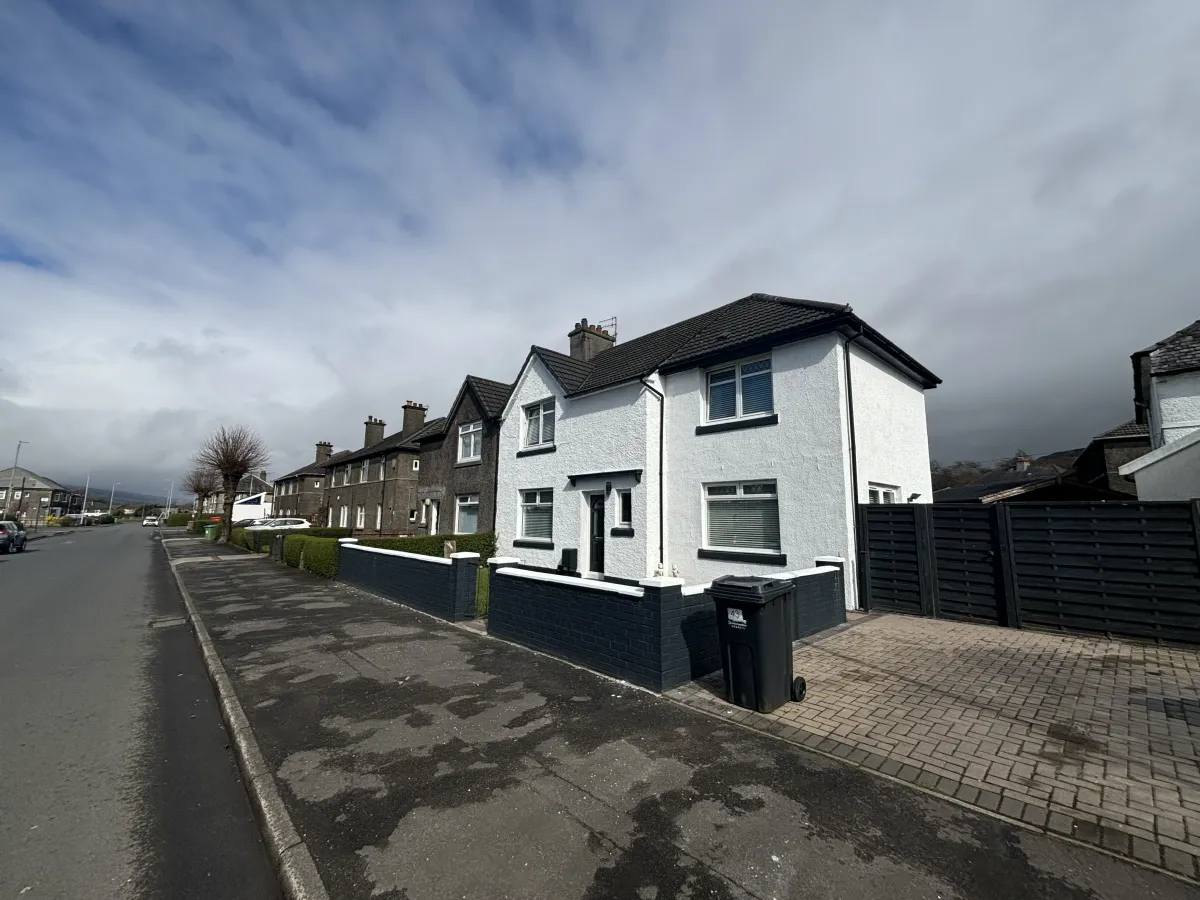 Fine finish house exterior spray work completed by LondCalli Spray Co