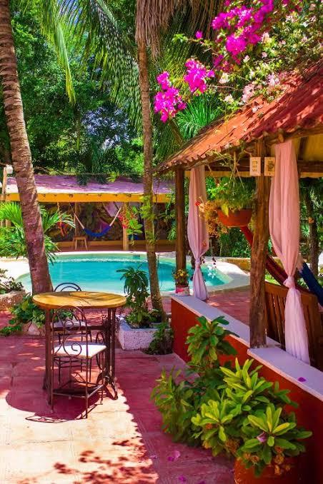 Casa de los Pájaros en Valladolid, Yucatán — ambiente jardín