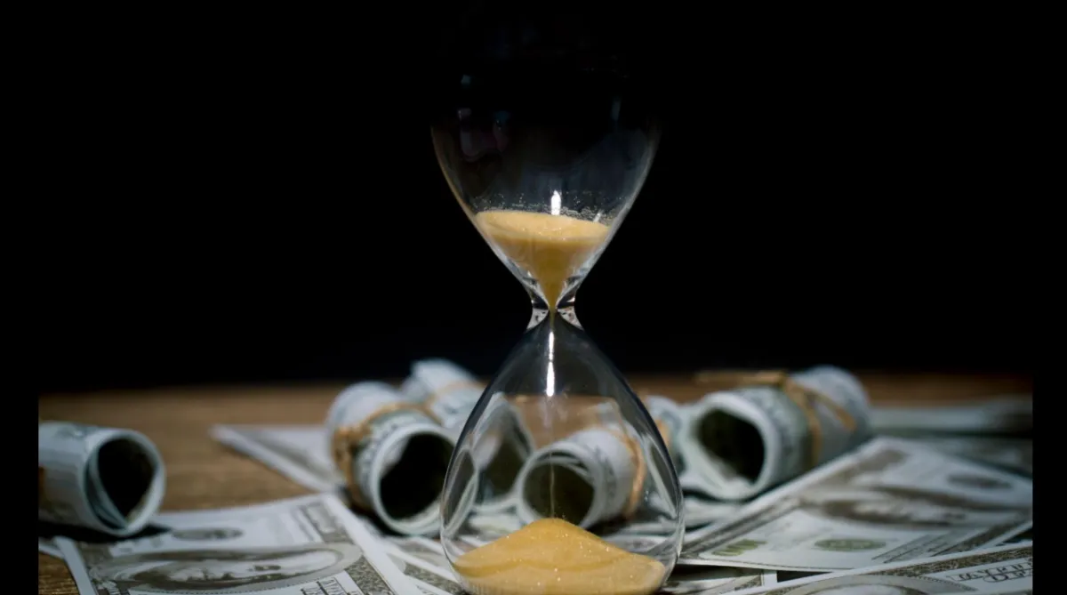 Income from Hourglas