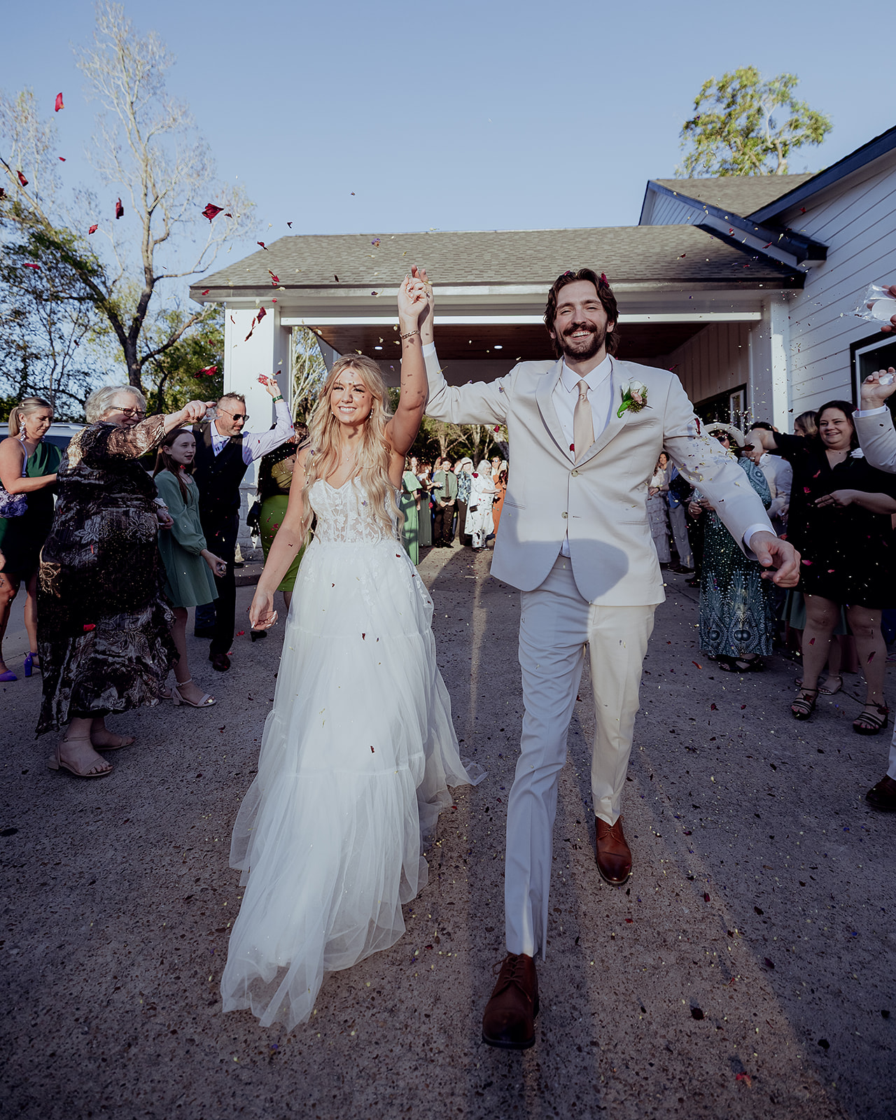 What Makes a Great Wedding Photographer? (Insider Tips)