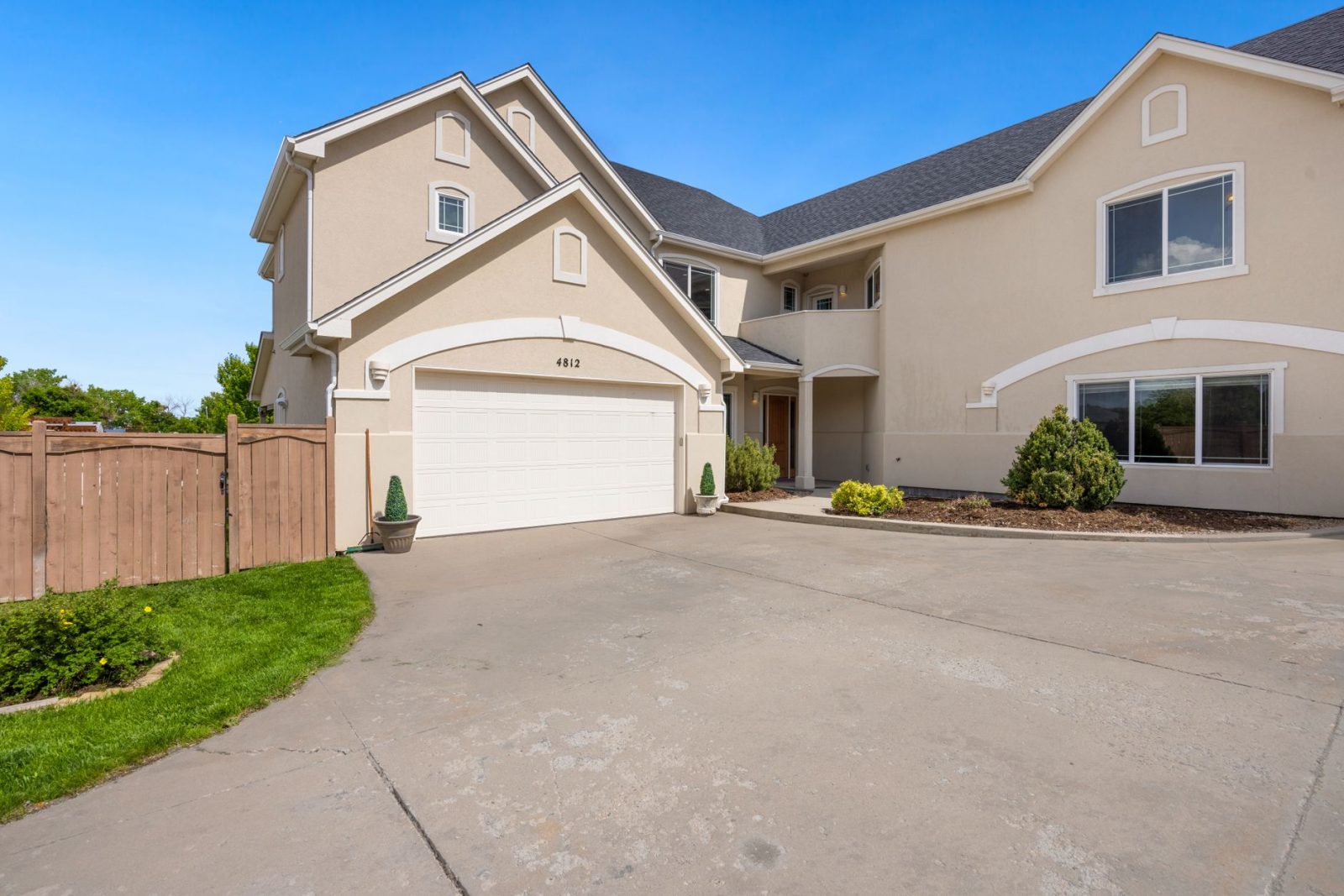  Lawn Care & Landscaping