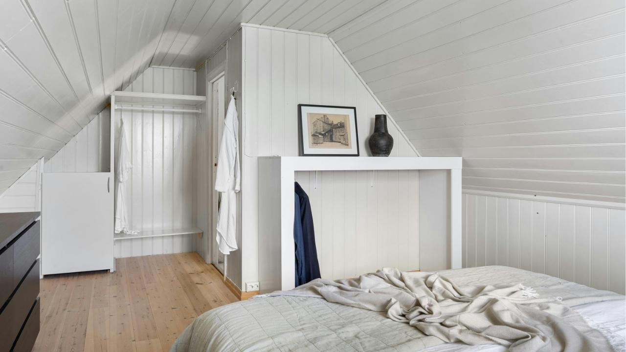 Paint Colors That Maximize Light in Windowless Attics