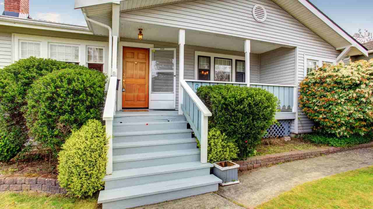 DIY Tips for Preparing Your Home's Exterior for Painting