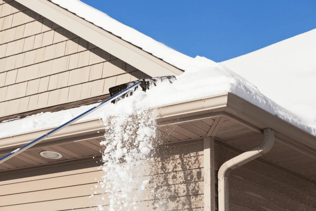 Ice Dam Removal Ottawa: Steam vs Rake vs Salt for Homeowners
