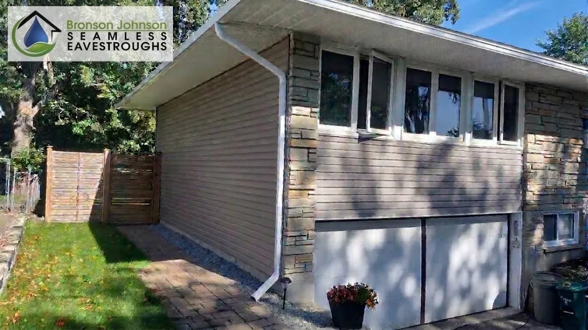Guide to Seamless Eavestroughs for Homeowners