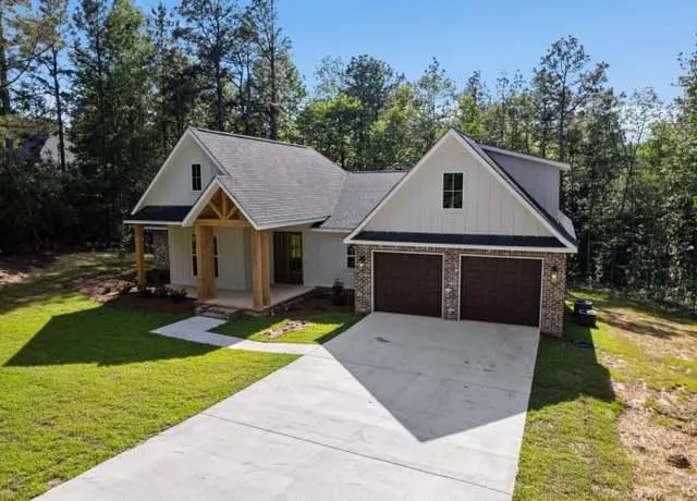 Hattiesburg Concrete builds and installs Driveway