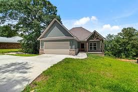 Hattiesburg Concrete builds and installs Driveway