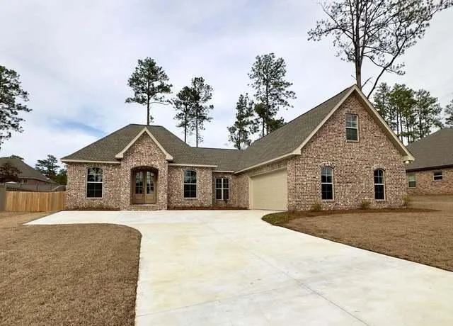 Hattiesburg Concrete builds and installs Driveway