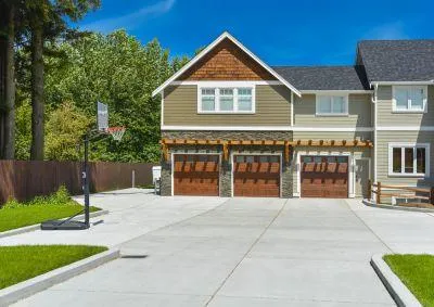 Hattiesburg Concrete builds and installs Driveway