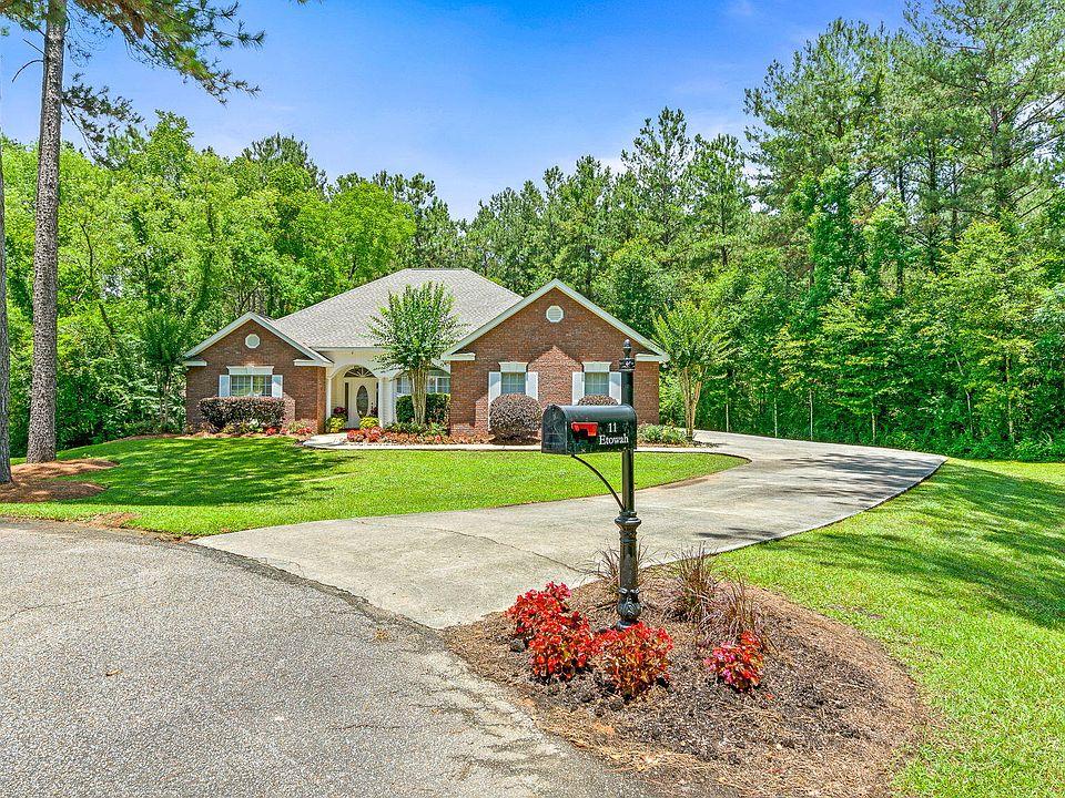 Hattiesburg Concrete builds and installs Driveway