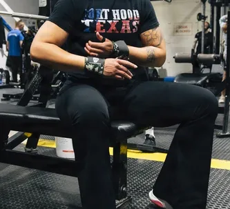 How to Use Lifting Straps the Right Way | Combat Fitness