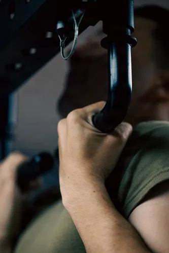 Chin-Ups vs Pull-Ups, Form & Muscles | Combat Fitness