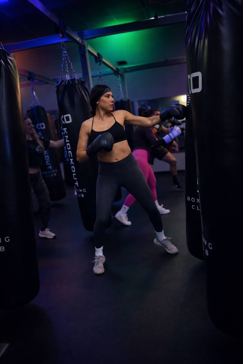 Heavy bag rounds at knockout.