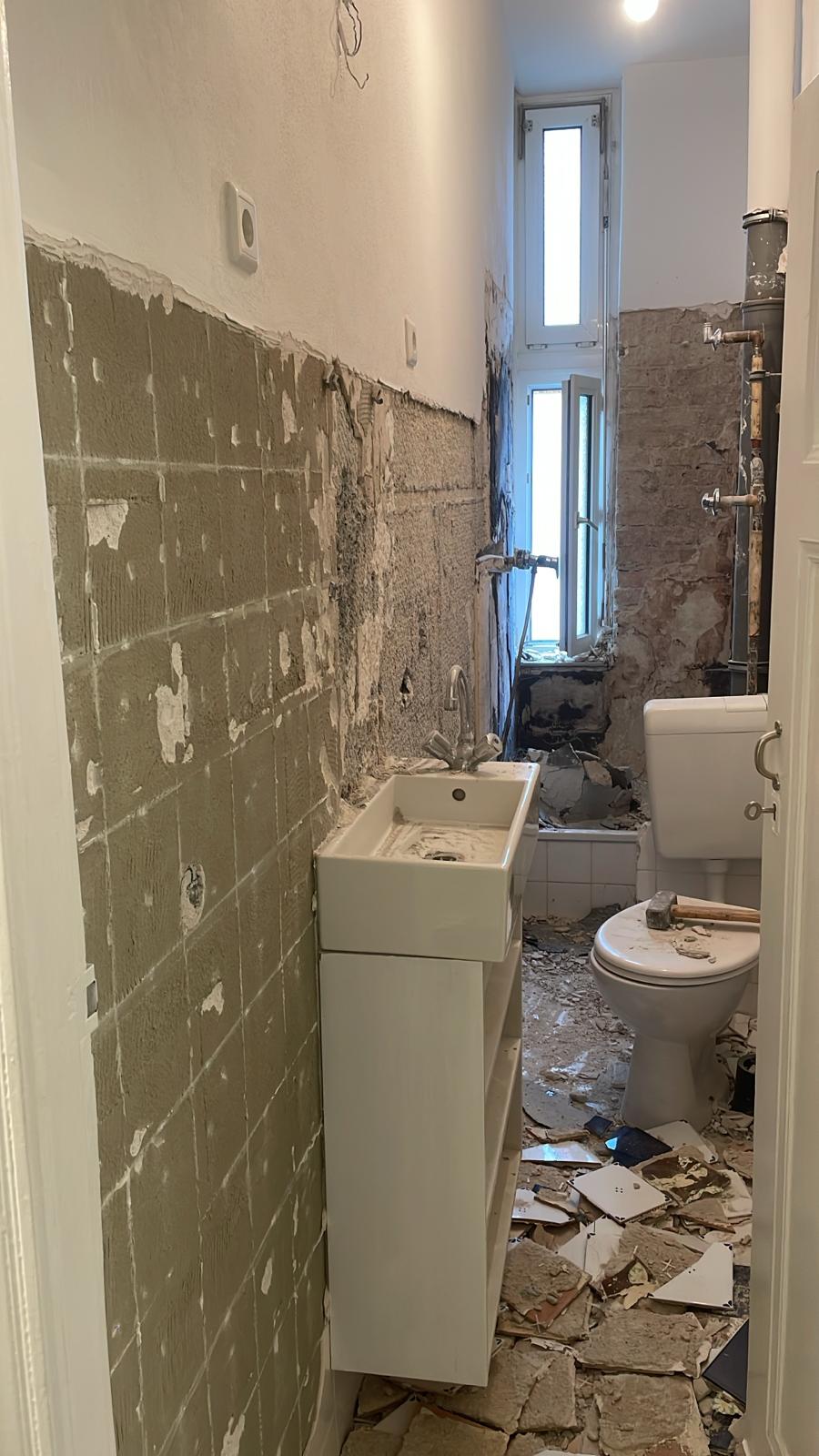 Badezimmer vor Renovierung