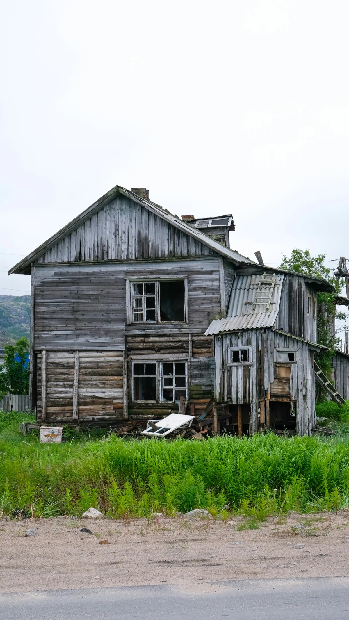 Older wooden house in need of repairs