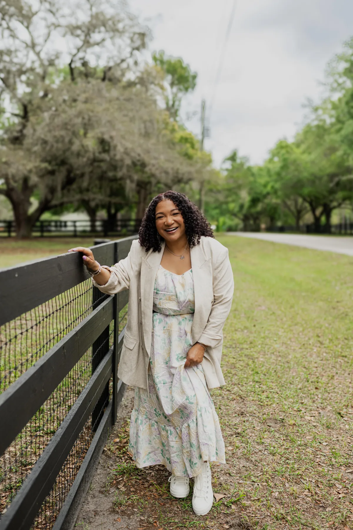 coach nikki cates country fence