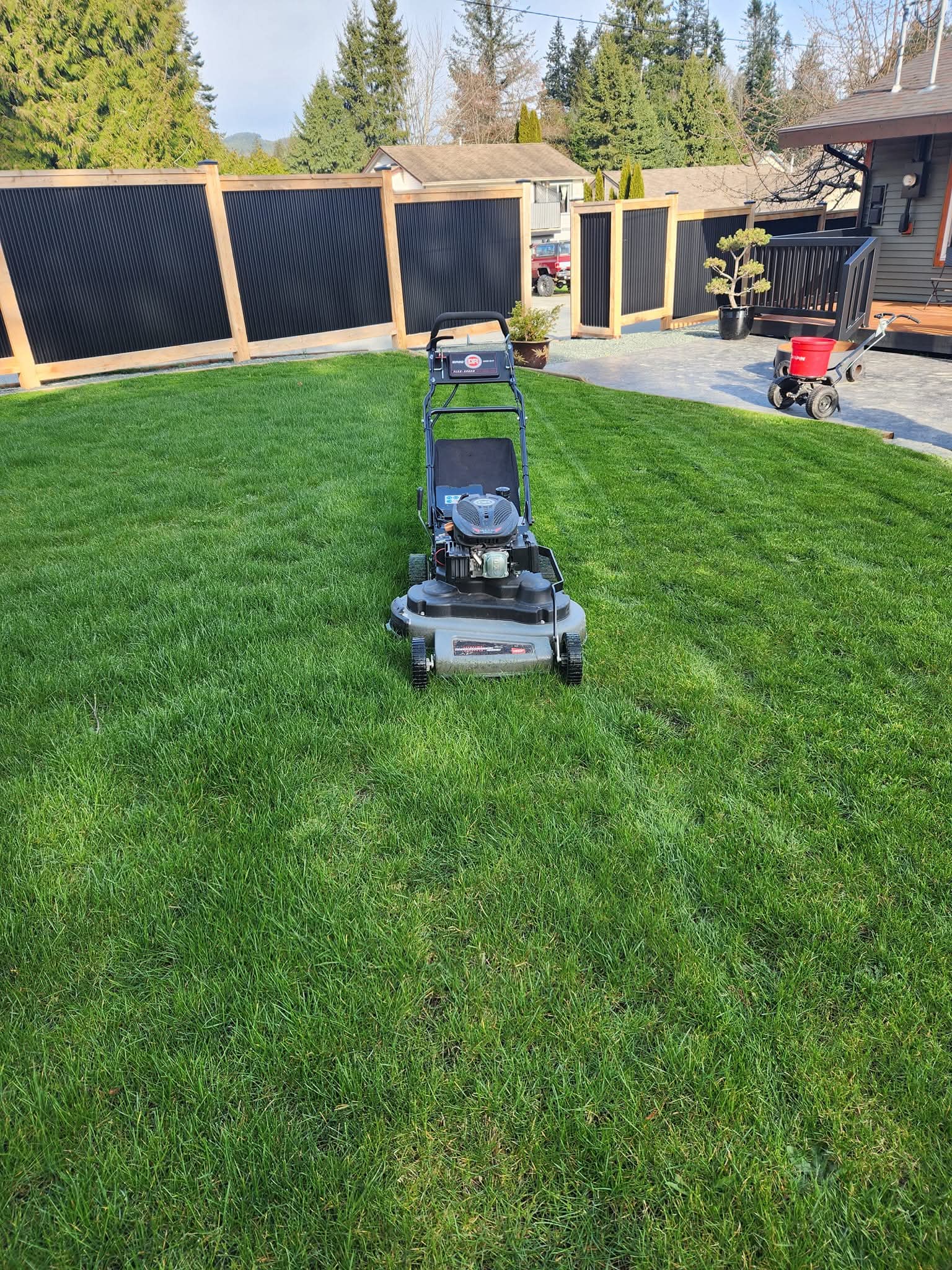 Lawn Cutting Lantzville