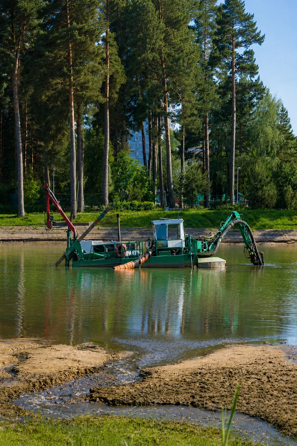 Pond & Lagoon Desilting
