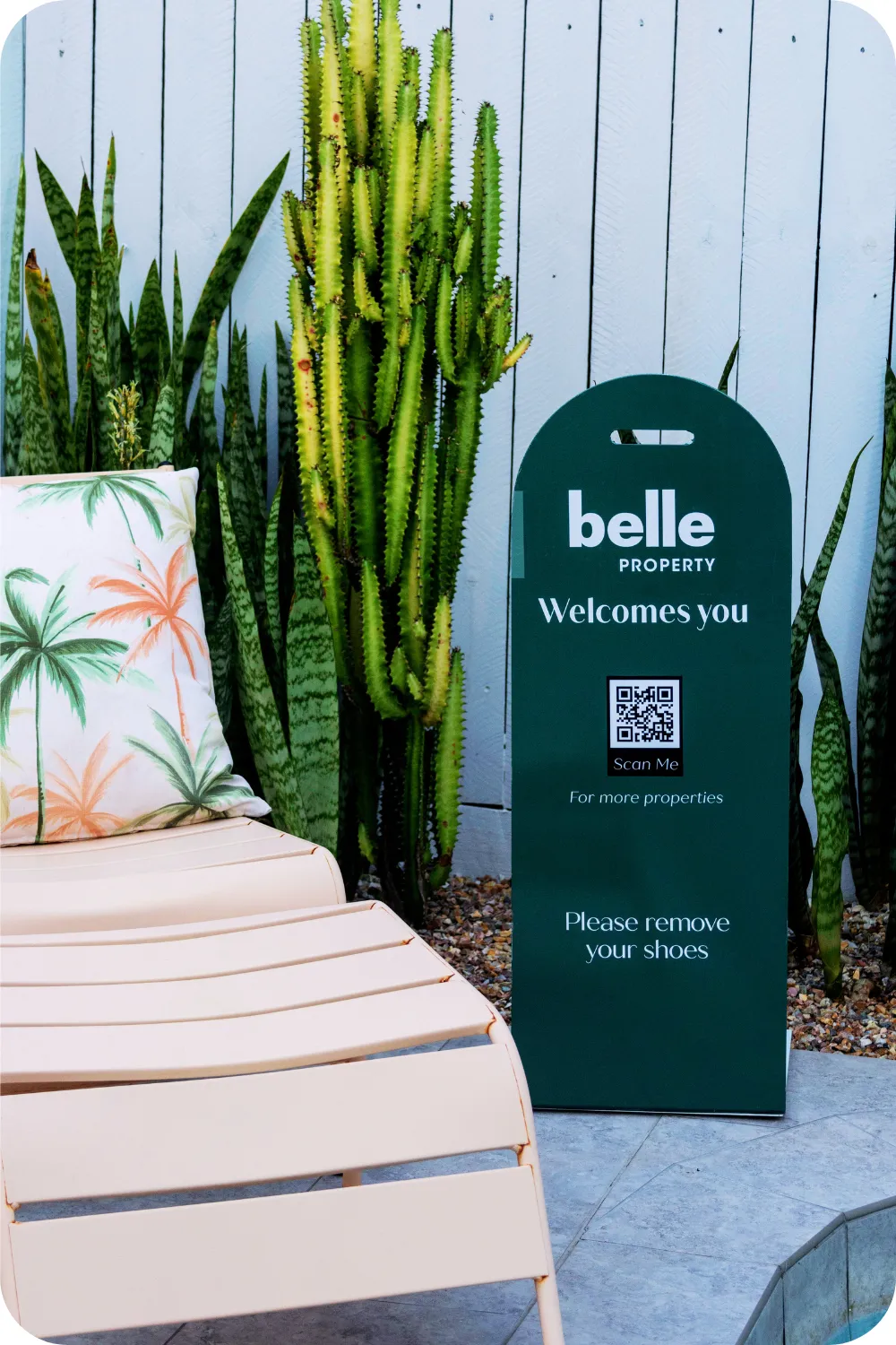 Sign It Stand at the front door of an open home real estate inspection