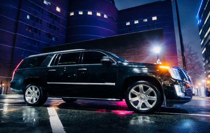 Personalized airport transportation service with professional chauffeur