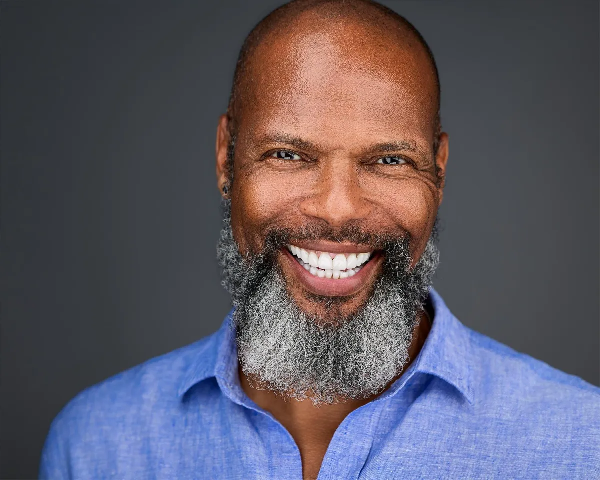 Professional Real Estate Agent Hadshot