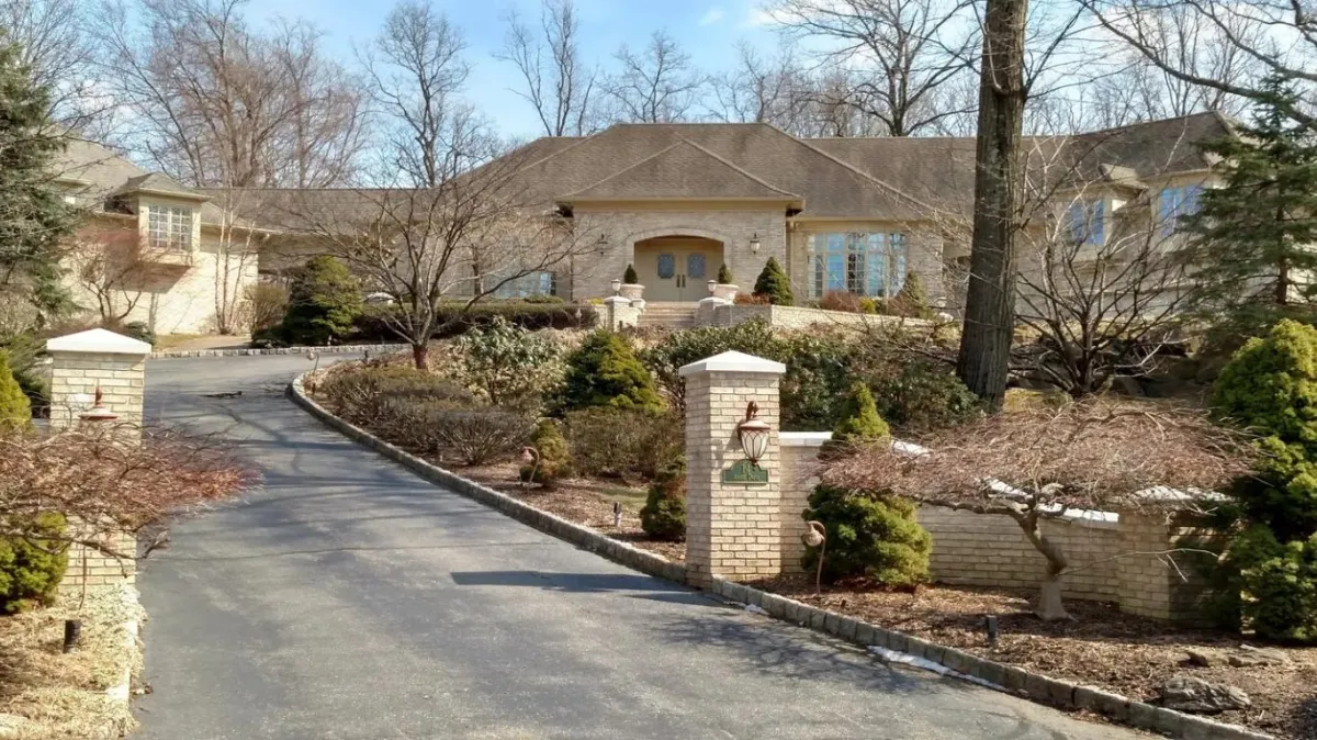 North Jersey Concrete builds and installs driveway