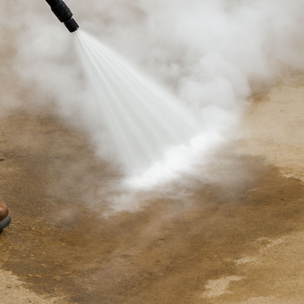 Hot water pressure cleaning Gold Coast removing oil and grease stains