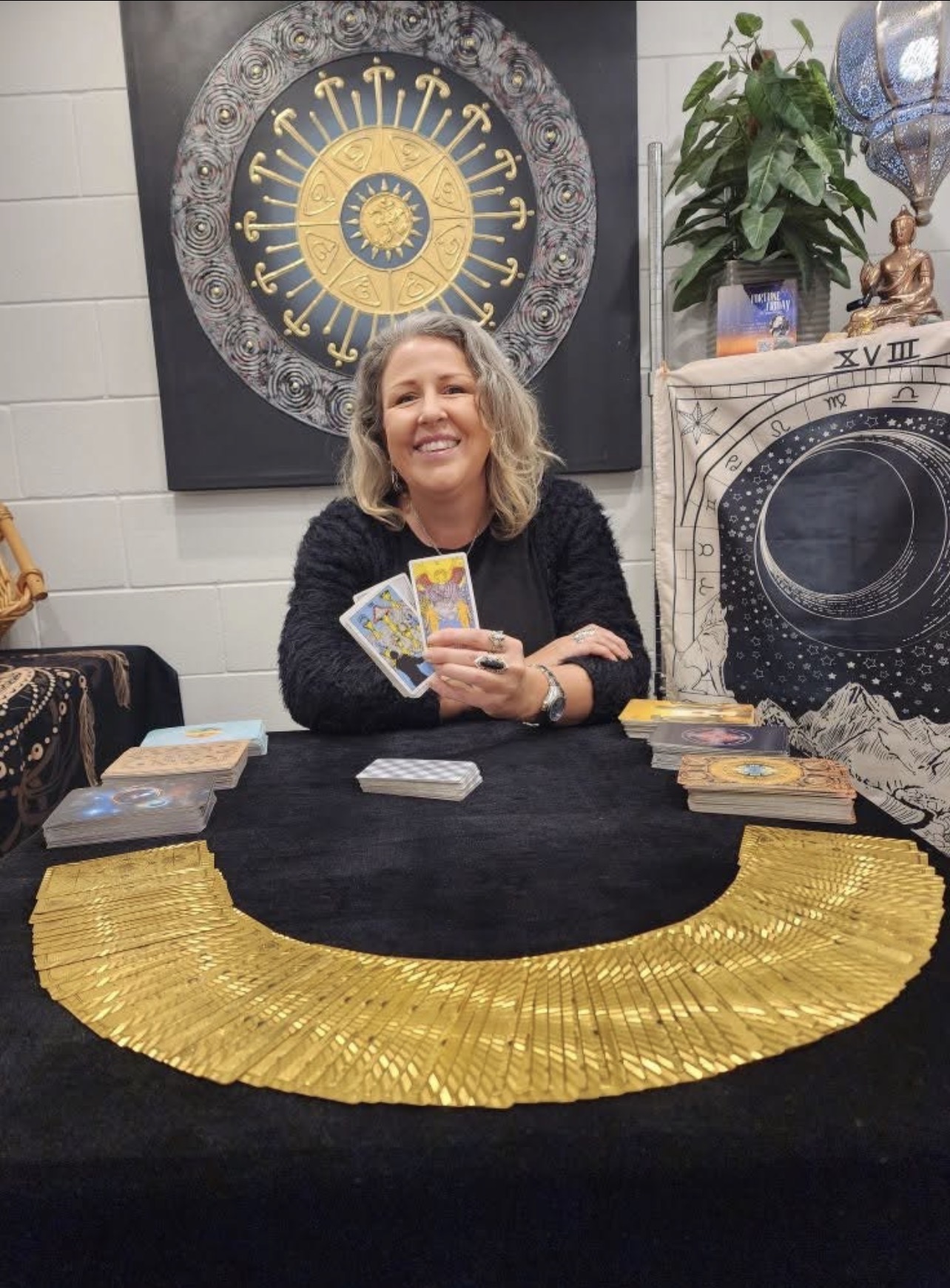 Nicola Robinson, Tarot readings, fortune Friday, hist apt, 44 marine parade, Paraparaumu beach, Tarot Nyx