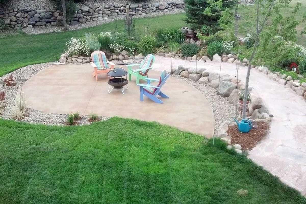 Sioux Falls Concrete builds and installs patios.