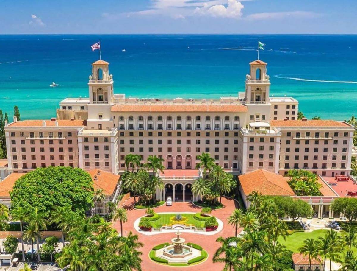 What to Pack for a South Florida Vacation with an Electric Car Rental