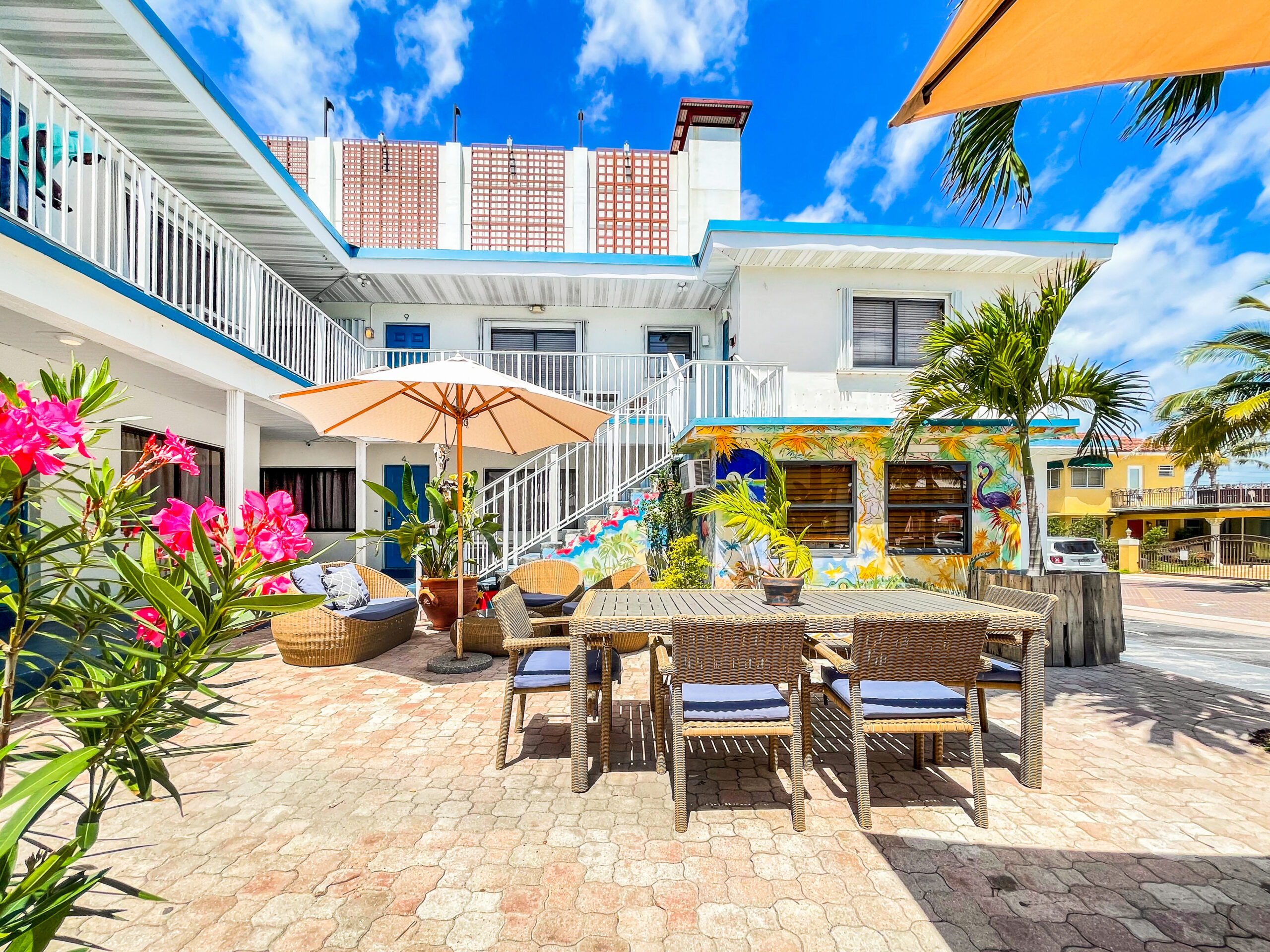 Hollywood, FL Travel Guide: What to Do, Where to Stay, and How to Get Around