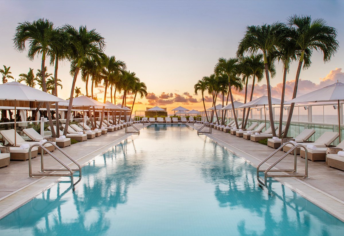 Best Beachfront Hotels in Miami Beach for a Relaxing Getaway