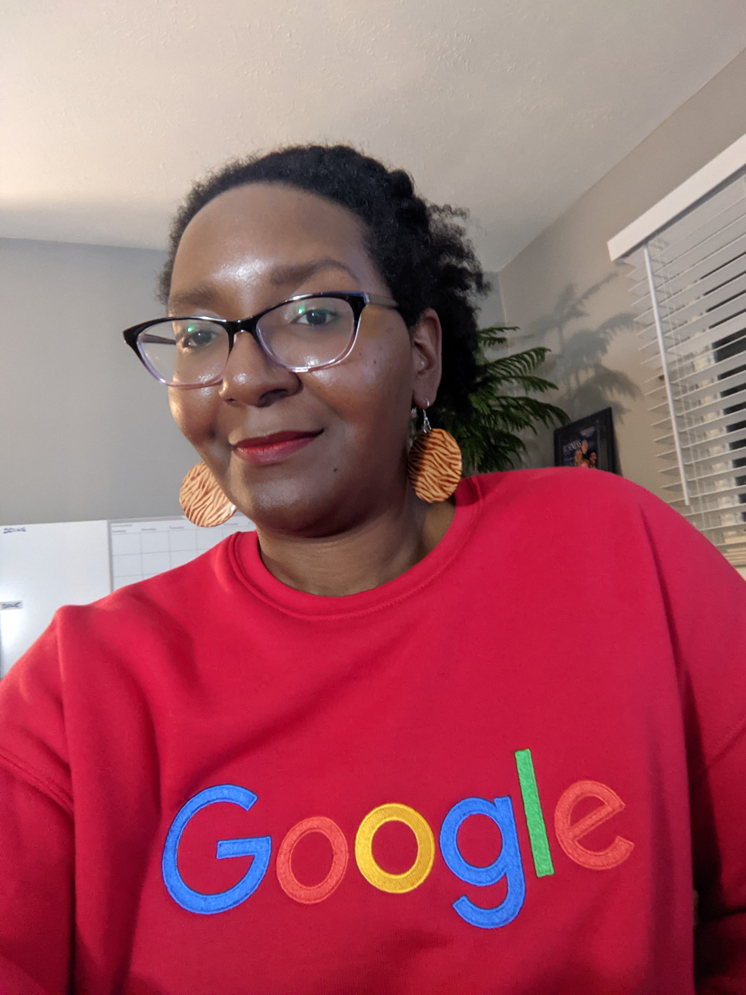 Photo of Lindsay in her Google sweatshirt