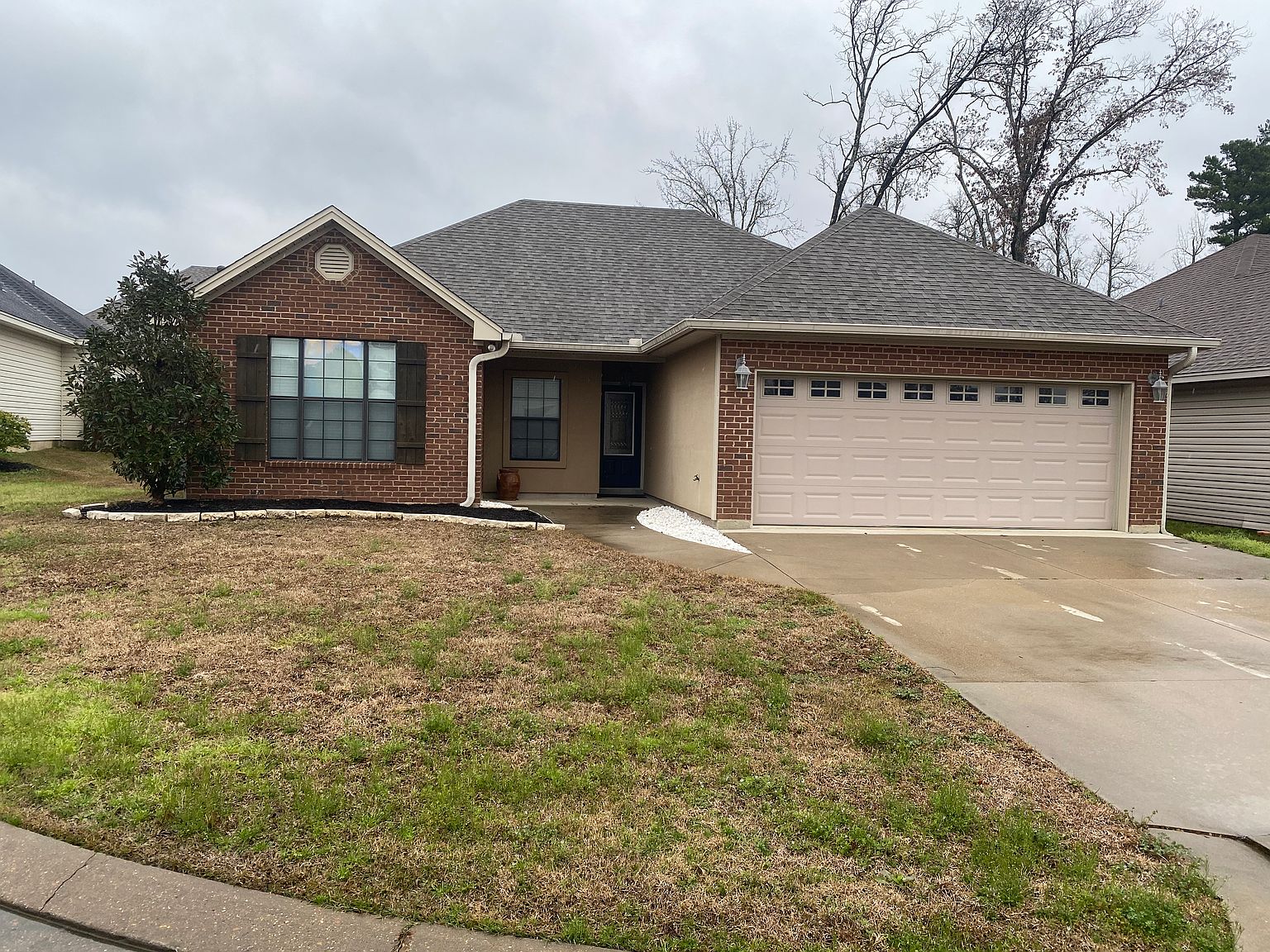 Monroe Concrete builds and install Driveway