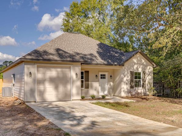 Monroe Concrete builds and install Driveway